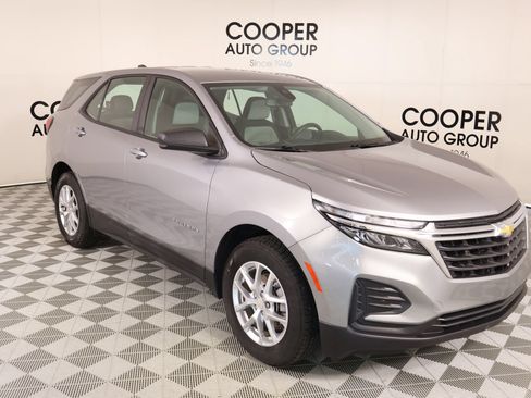 Used 2024 Chevrolet Equinox LS FWD image 1