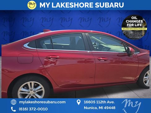Used 2017 Chevrolet Cruze LT w/ Convenience Package FWD image 14