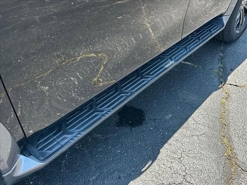 Used 2018 Nissan Armada Platinum RWD image 13