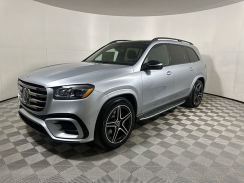 New 2025 Mercedes-Benz GLS 450 4MATIC image 4