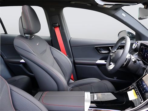 New 2025 Mercedes-Benz GLC 43 AMG 4MATIC image 11