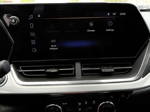 Used 2025 Chevrolet Trax LT image 20