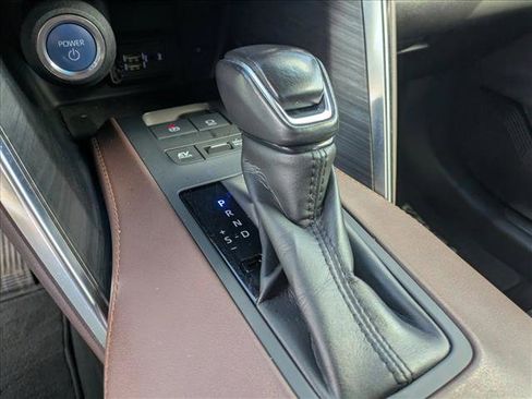 Used 2021 Toyota Venza XLE w/ Softex Package image 11