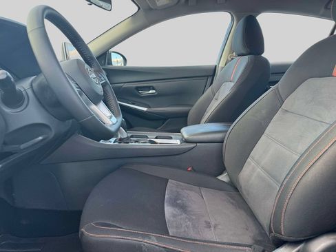 Used 2025 Nissan Sentra SR w/ Trunk Package FWD image 14