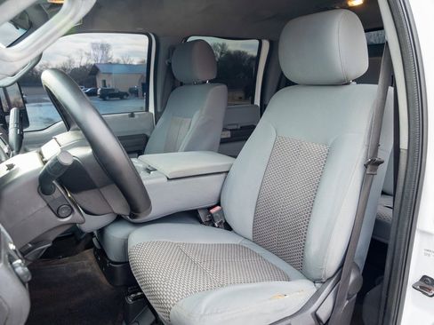 Used 2013 Ford F250 XLT w/ XLT Interior Pkg image 6