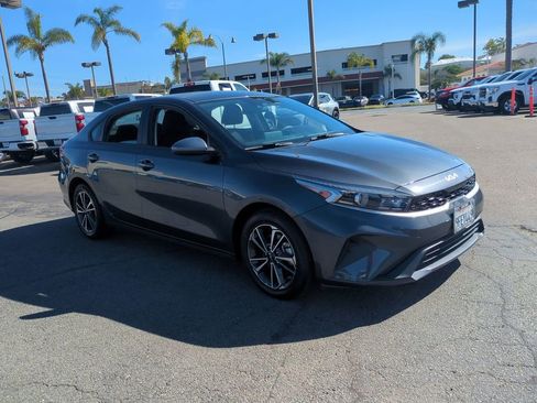 Used 2023 Kia Forte LXS image 2