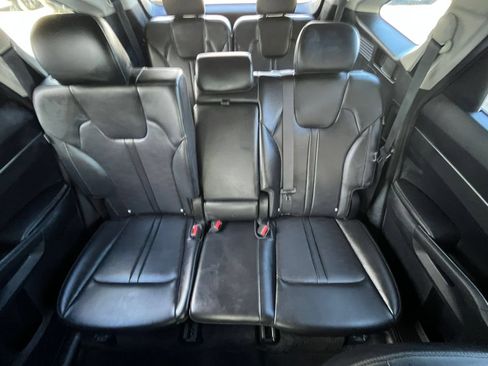 Used 2024 Kia Sorento S FWD image 40
