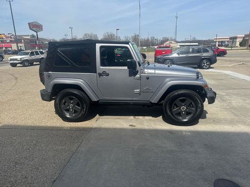Used 2015 Jeep Wrangler Sport AWD/4WD image 5