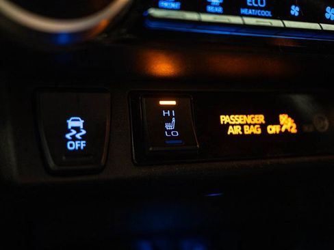 Used 2020 Toyota RAV4 XSE AWD/4WD image 23