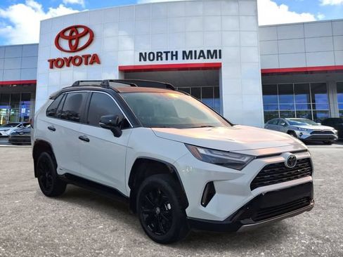 Used 2025 Toyota RAV4 XSE w/ Weather Package AWD/4WD image 1