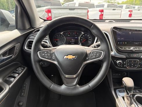 Used 2023 Chevrolet Equinox Premier AWD/4WD image 13
