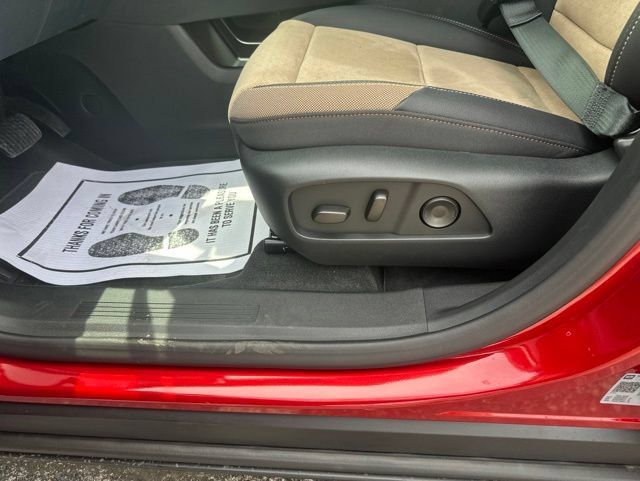 New 2026 Chevrolet Equinox ACTIV w/ Convenience Package III FWD image 17