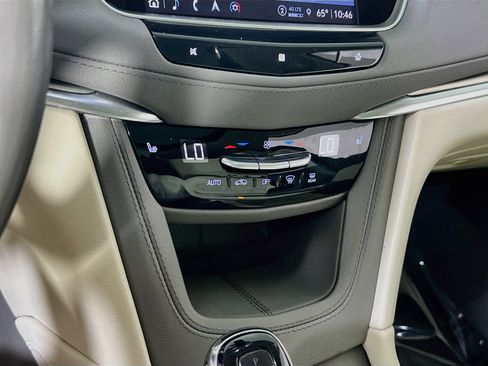 Used 2021 Cadillac XT5 Premium Luxury AWD/4WD image 16