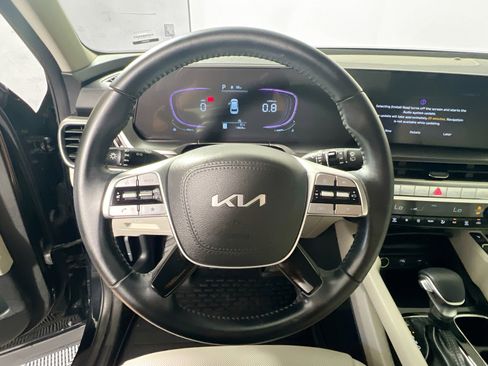 Used 2025 Kia Telluride S FWD image 17