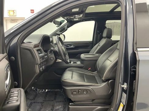 Used 2021 Chevrolet Tahoe Premier w/ Premium Package image 12