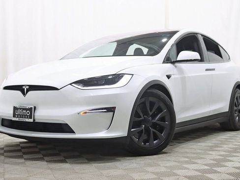 Used 2024 Tesla Model X image 6