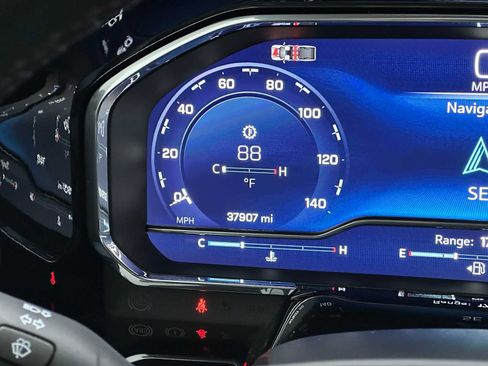 Used 2024 Chevrolet Silverado 2500 LT image 24