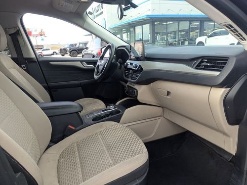 Used 2021 Ford Escape SE image 33
