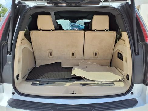 Used 2024 Cadillac Escalade Premium Luxury AWD/4WD image 18