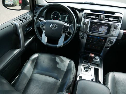 Used 2018 Toyota 4Runner Limited AWD/4WD image 9