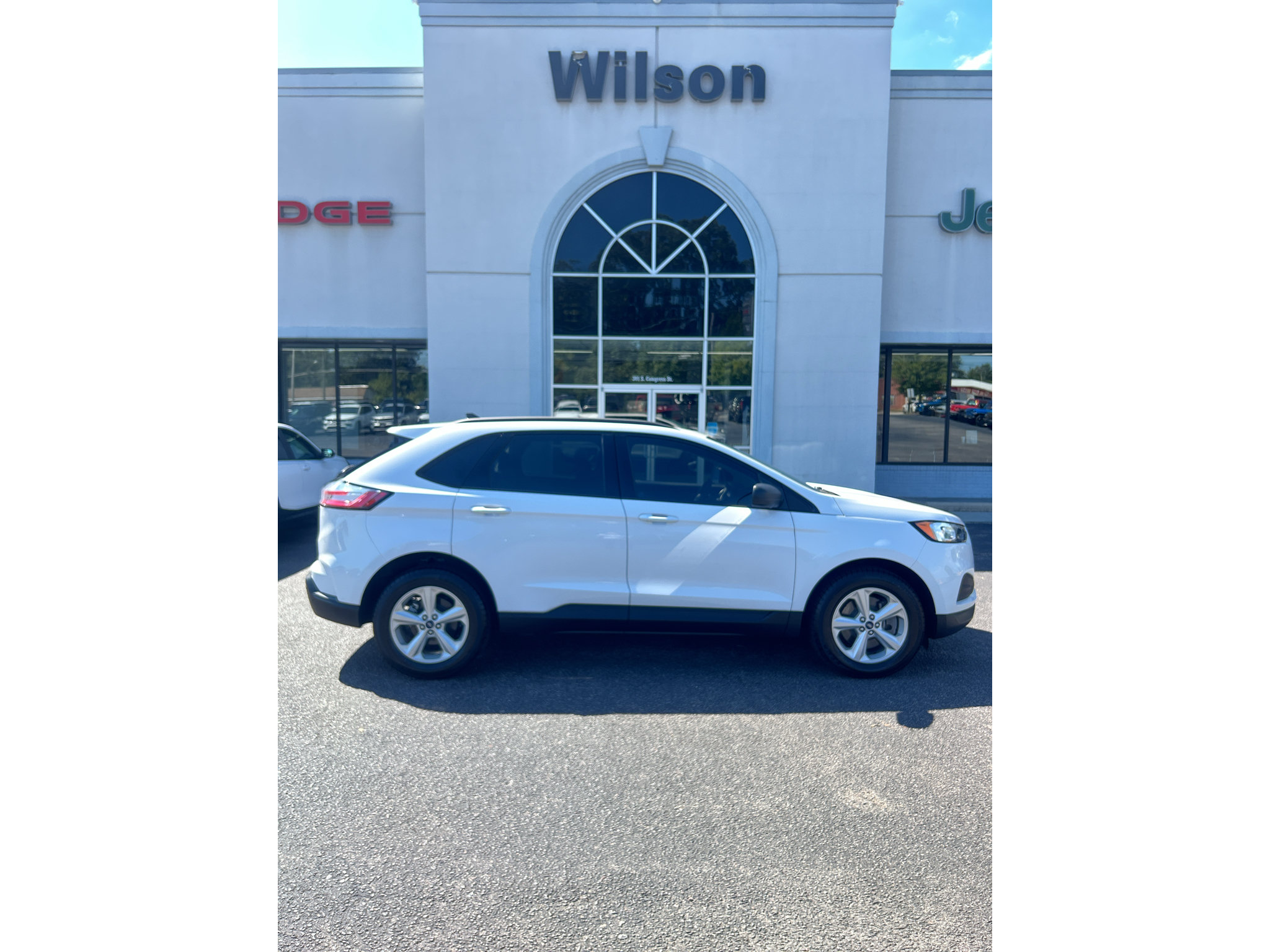 Used 2021 Ford Edge SE FWD image 1