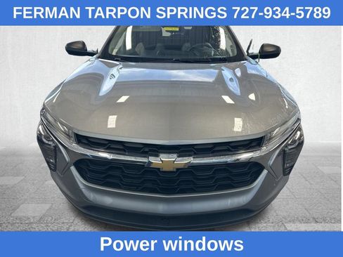 Used 2025 Chevrolet Trax LS w/ Driver Confidence Package FWD image 9