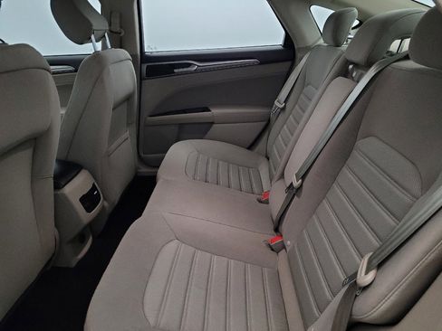 Used 2020 Ford Fusion SE FWD image 18