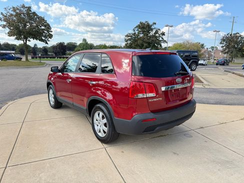 Used 2011 Kia Sorento LX image 7