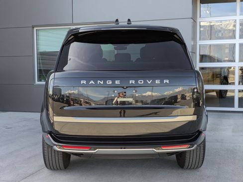 Used 2025 Land Rover Range Rover SE AWD/4WD image 7