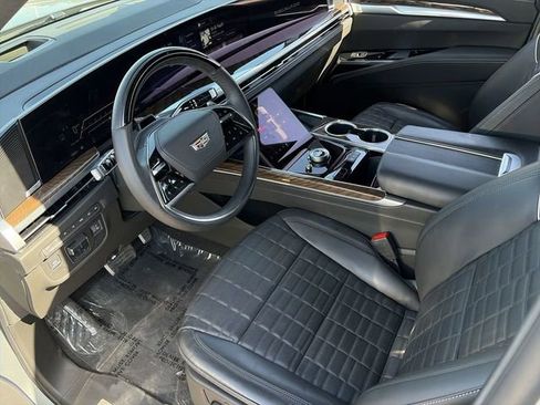 Used 2025 Cadillac Escalade Sport Platinum w/ LPO, ONYX Package AWD/4WD image 20