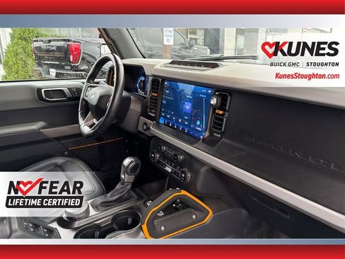 Used 2023 Ford Bronco Badlands image 46