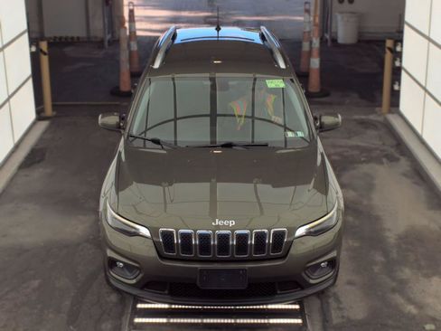 Used 2019 Jeep Cherokee Latitude w/ Popular Appearance Group AWD/4WD image 6