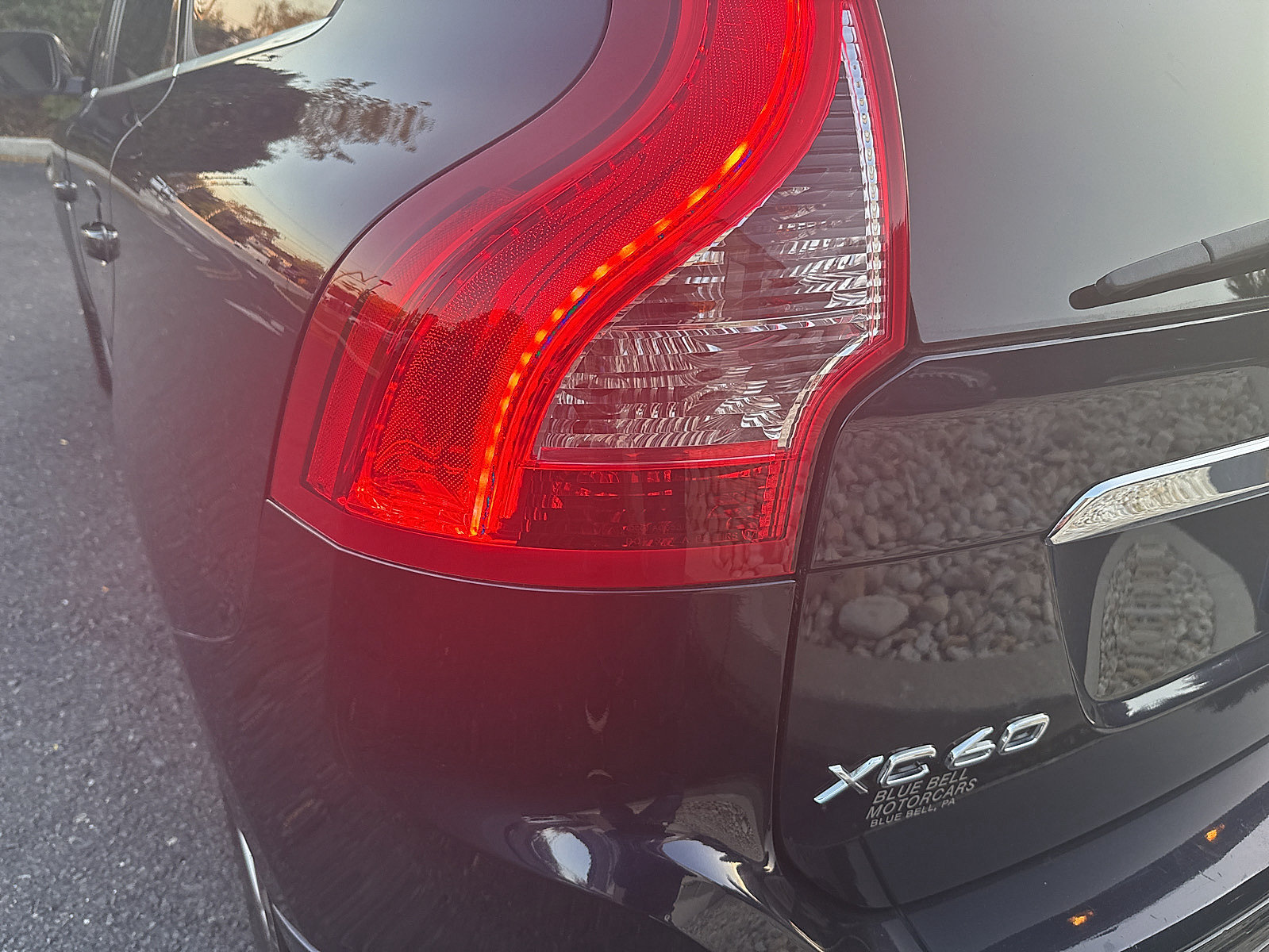 Used 2016 Volvo XC60 T6 w/ Proximity Package AWD/4WD image 19