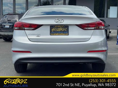 Used 2018 Hyundai Elantra SE w/ Cargo Package FWD image 5