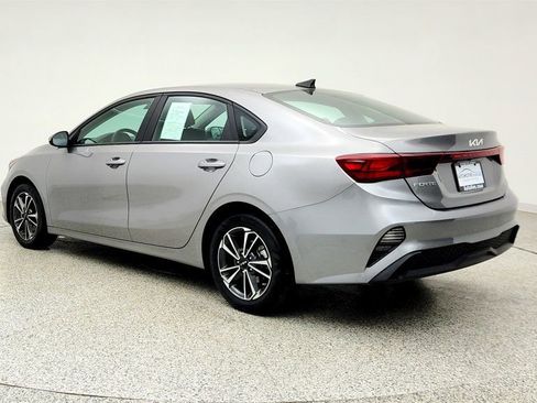 Used 2023 Kia Forte LXS FWD image 7