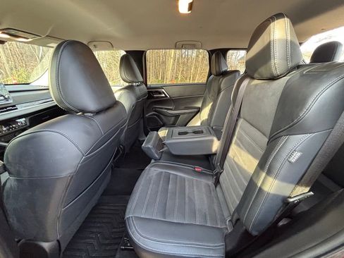 Used 2024 Mitsubishi Outlander SE image 20