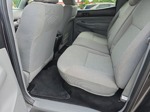 Used 2014 Toyota Tacoma 4x4 Double Cab w/ SR5 Package image 30