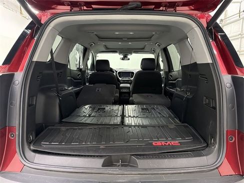 Certified 2023 GMC Acadia SLE w/ Driver Convenience Package image 16