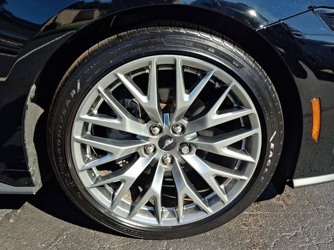 Used 2025 Ford Mustang Premium RWD image 8