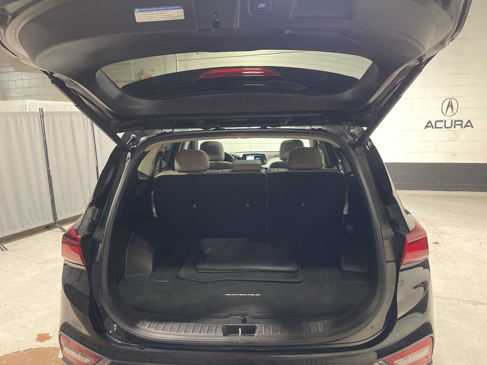 Used 2020 Hyundai Santa Fe Limited AWD/4WD image 19