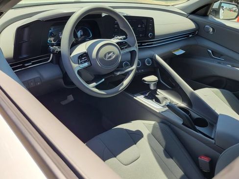 New 2026 Hyundai Elantra SE FWD image 5