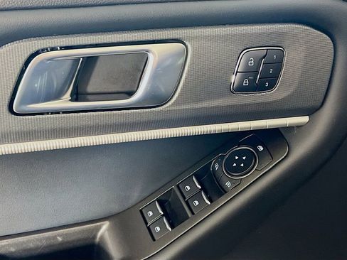 New 2026 Ford Explorer ST-Line w/ ST-Line Street Pack image 12