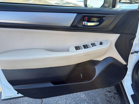 Used 2019 Subaru Outback 2.5i Premium image 13
