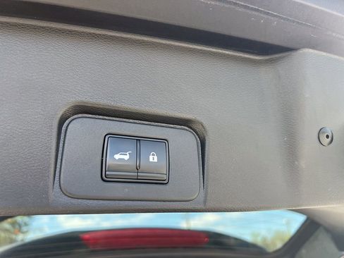 Used 2024 Nissan Rogue SV image 6