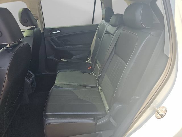 Used 2024 Volkswagen Tiguan SE FWD image 34