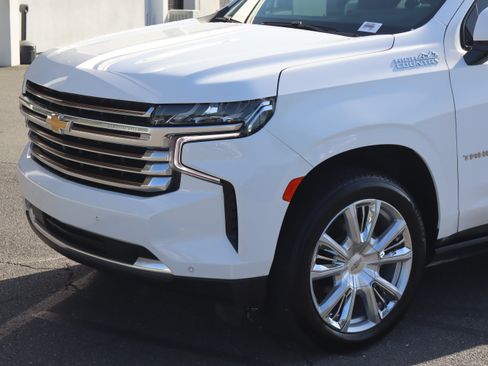 Used 2023 Chevrolet Tahoe High Country w/ Premium Package AWD/4WD image 6