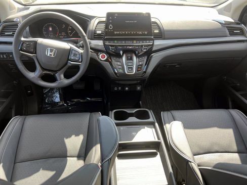 Used 2026 Honda Odyssey Elite image 14