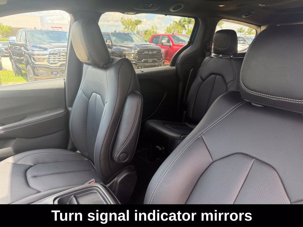 New 2027 Chrysler Pacifica Select w/ Family Tech Group FWD image 24