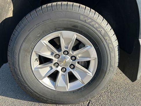 Used 2021 Chevrolet Silverado 1500 LT AWD/4WD image 9