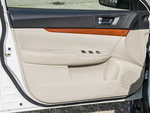 Used 2014 Subaru Outback 2.5i Limited image 19